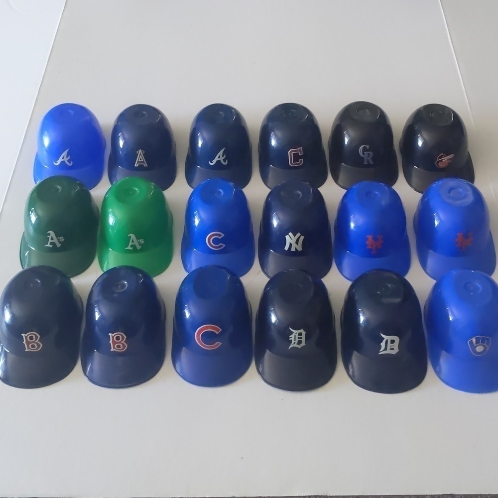 Lot Of 18 Vintage MLB Team Mini Helmets Ice Cream Plastic Helmet Baseball